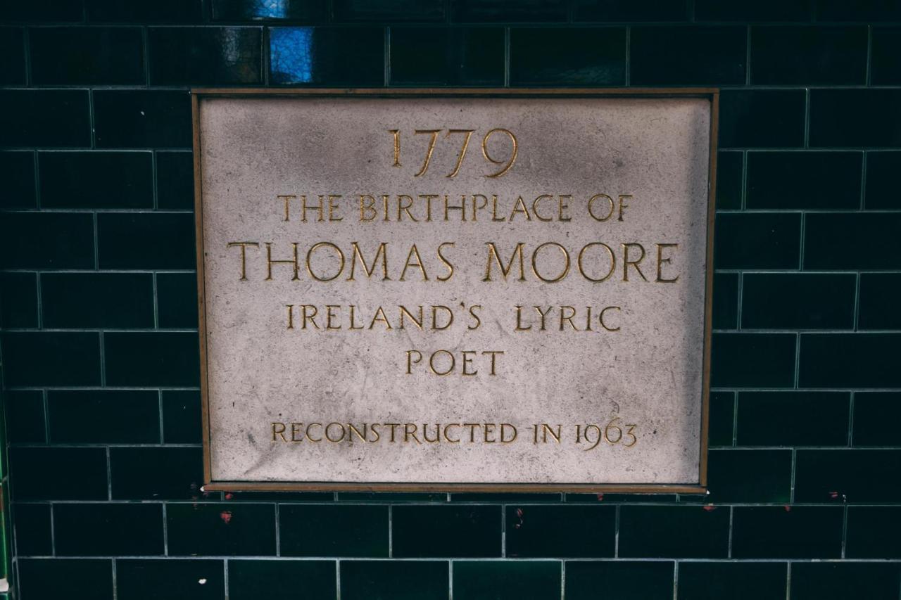Thomas Moore Inn — Photos 1